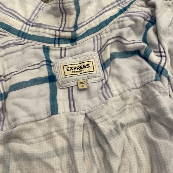 Express button down - Picture 3 of 3